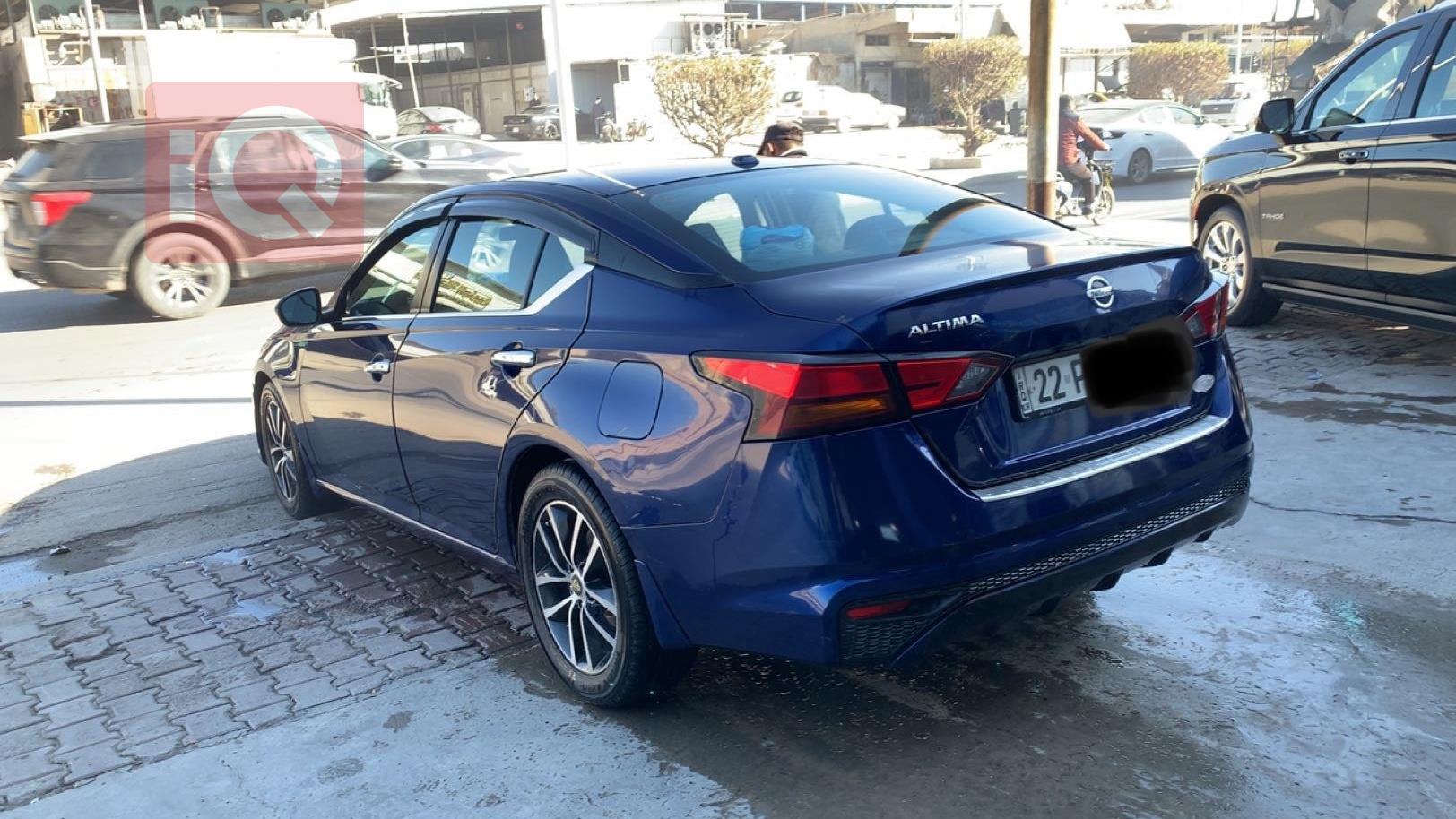 نيسان ألتيما